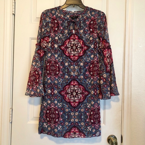 White House Black Market Dresses & Skirts - WhiteHouseBlackMarket Printed Dress Size XXS